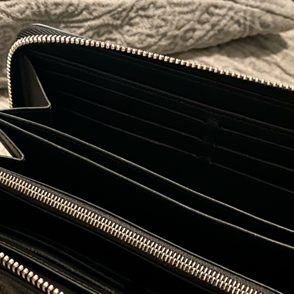 🦄🦄 Louis Vuitton Python Zippy 🦄🦄 - Picture 9 of 16